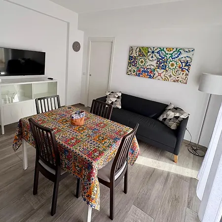 Sant'alessio Seaside Apartment *